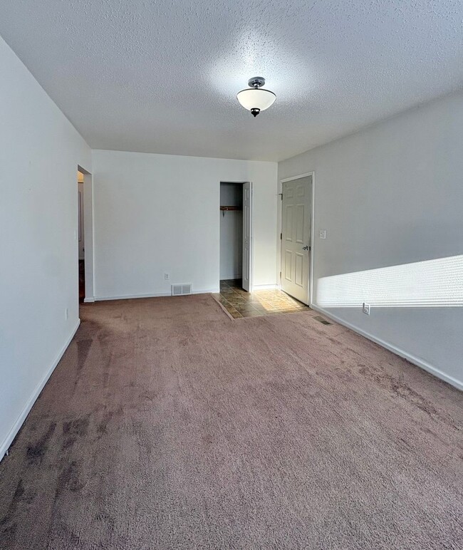 Photo - 2 Bedroom House!