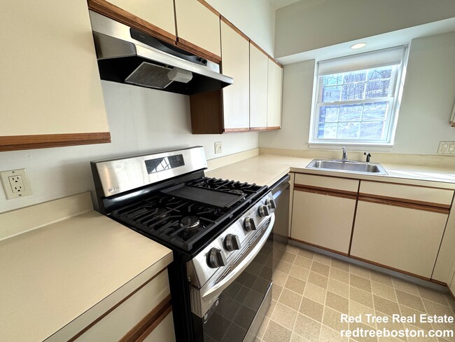 Photo - 144 Lake Shore Rd Condo Unit 1