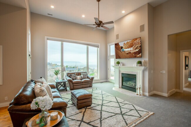 Photo - 678 Scenic Hills Dr Unit ID1249915P