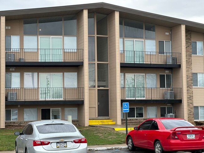 Photo - Experience Luxury Living at Bellagio Living I: Modern Apartments in Lawrence, Indiana Unit 9024-A01