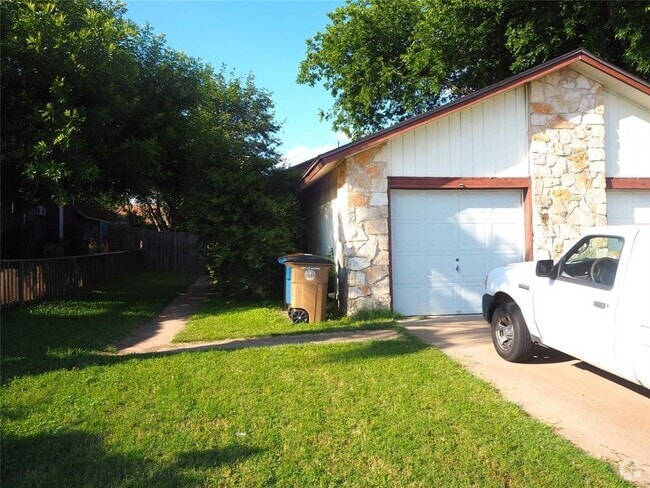Building Photo - 1218 Tartan Ln Rental