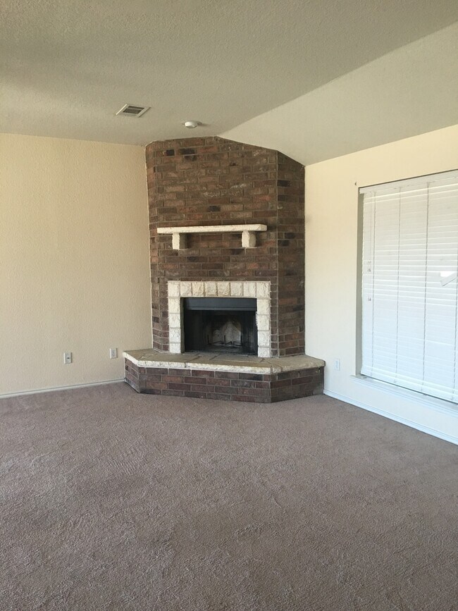 Photo - 2105 Jake Dr