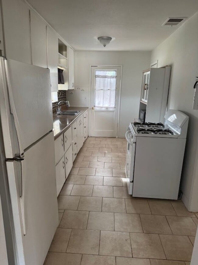 Photo - Charming 2 Bedroom 1 Bath Home In Mayer!