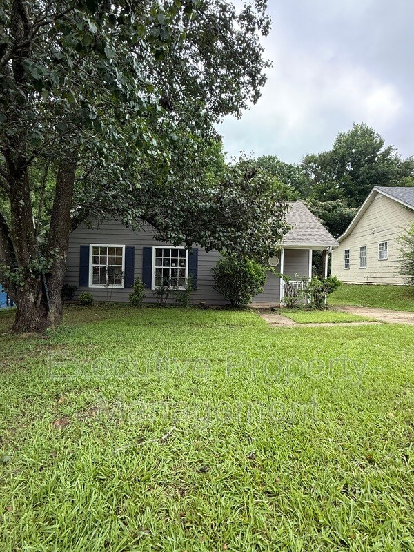 Photo - 761 Crowne Rd