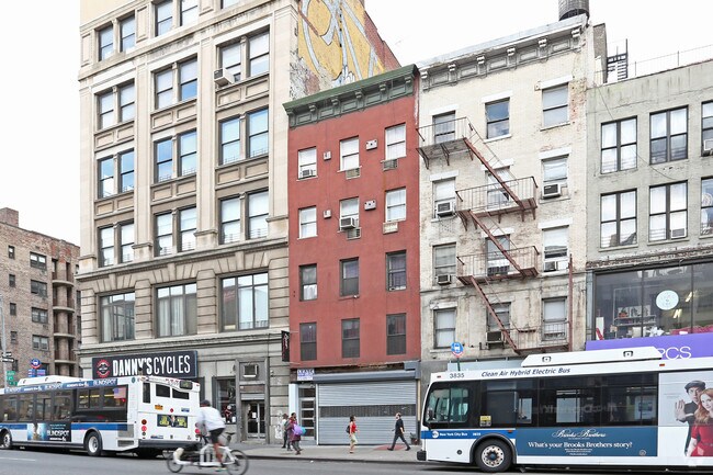 Photo - 544 Avenue of the Americas