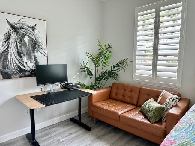 Building Photo - 4720 Emerson Ave S