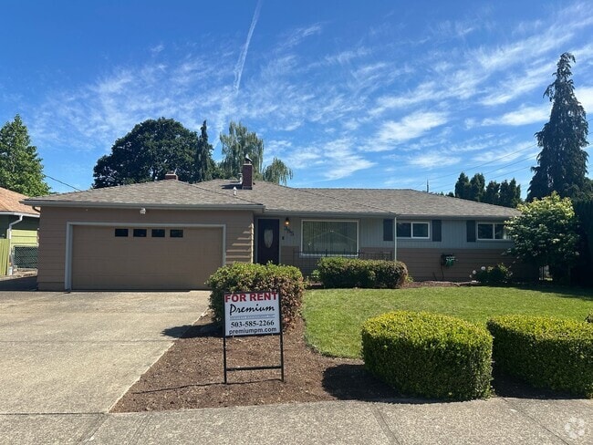 Building Photo - Three Bedroom Home in South Salem with Lar...