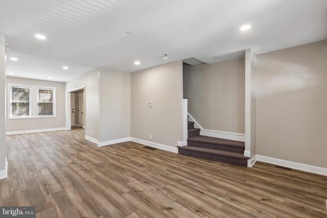 Photo - 5536 Pine St