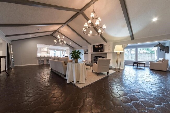 1550 Continental Ln