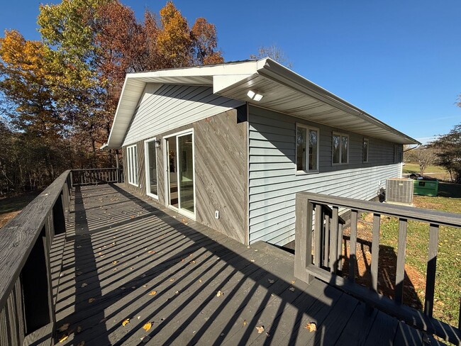 Photo - Newly renovated 3 Bedroom 3 Bathroom Home ...