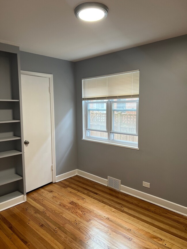 3048 Central St Unit 1