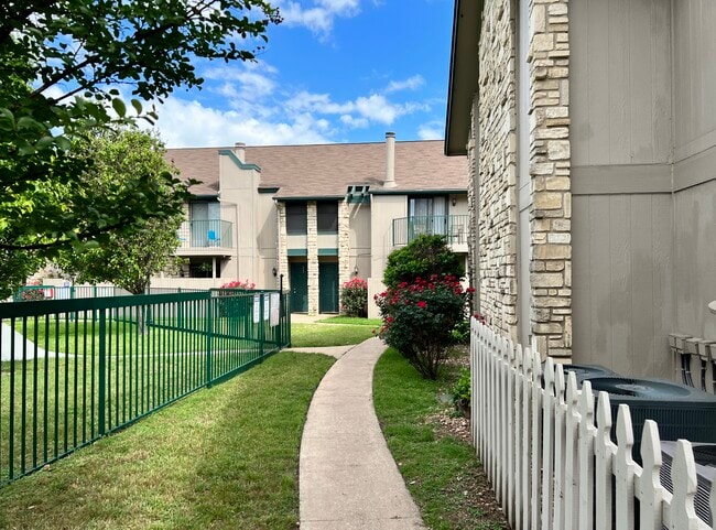 Woodwillow Townhomes and Duplexes