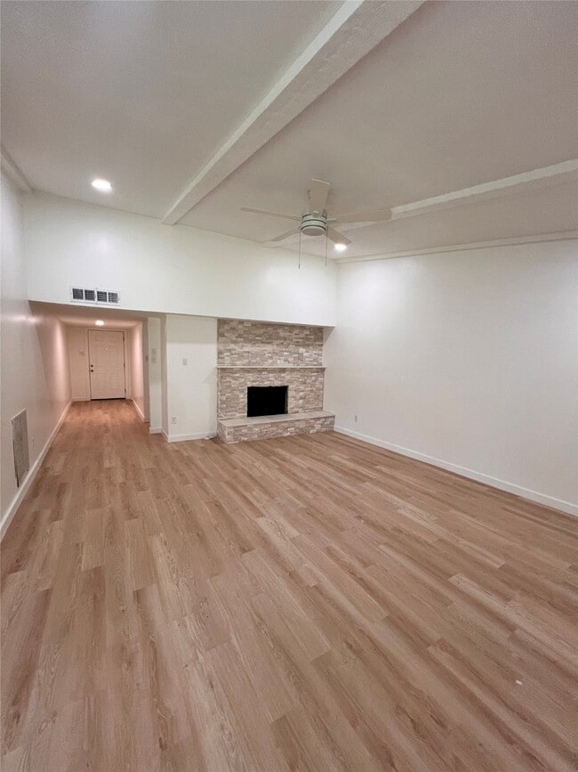 Photo - 3211 Meadowview Dr