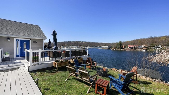 Photo - 373 Lakeside Blvd
