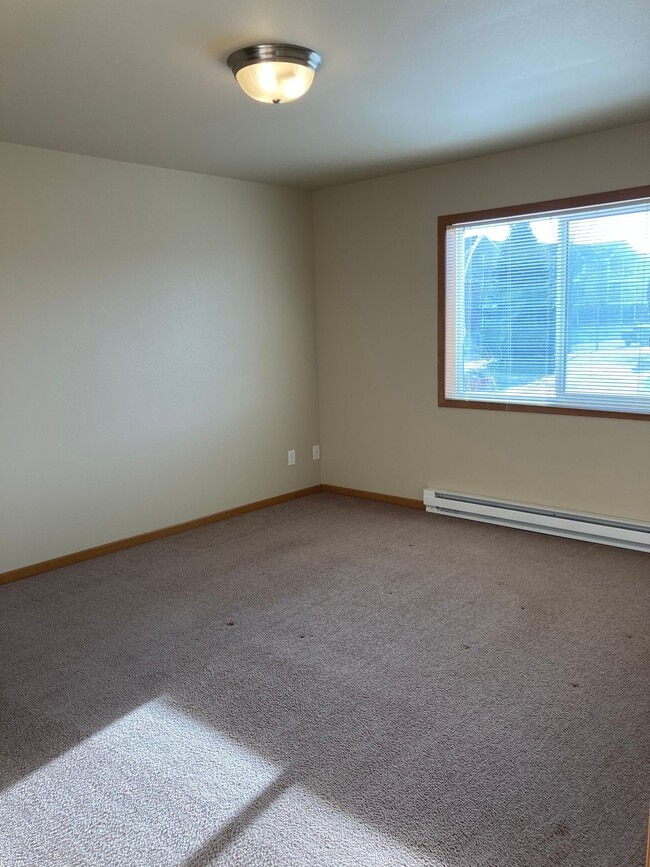 Photo - Spacious 1 Bed 1 Bath with Laundry in Unit! Unit 940-204