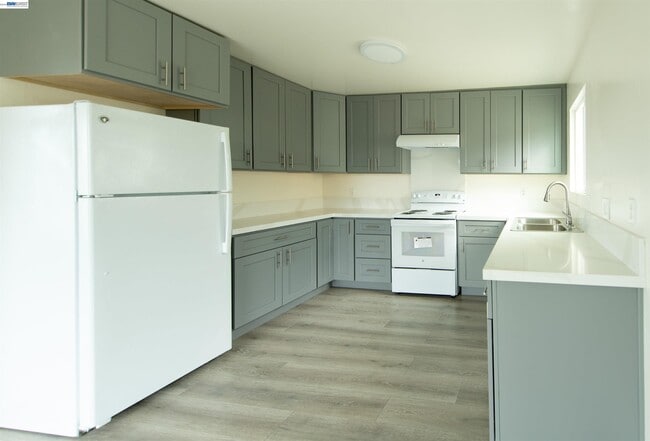 Building Photo - 3639 Patterson Ave Unit 3