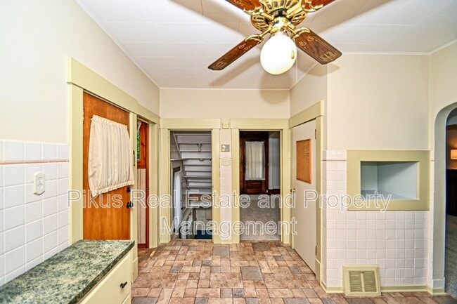 Photo - 9459 Maple Ave SE