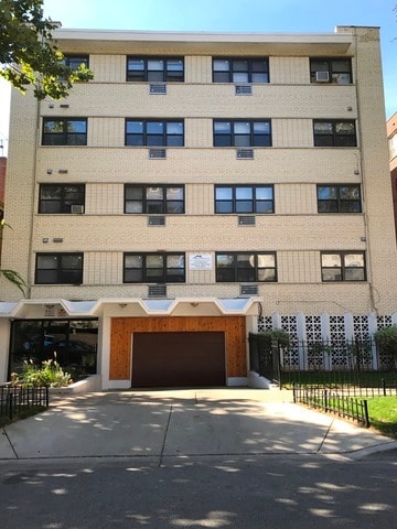 Building Photo - 5940 N Kenmore Ave Unit 507