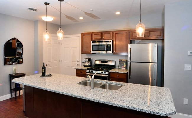 Photo - 201 S Main St Unidad 12