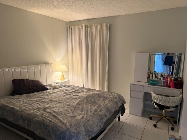 Photo - 2420 Diana Dr Unit 302