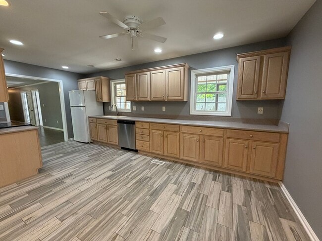 Photo - Lovely 3 Bedroom, 2 Bath House with 2-Car Garage in Athens, GA