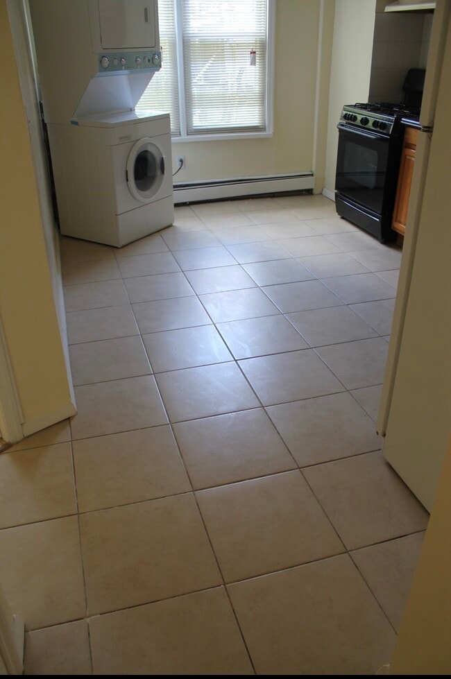 160 Clendenny Ave Unit First floor