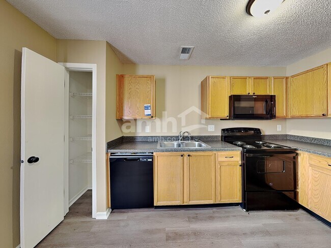 Photo - 2343 Summerwood Ln