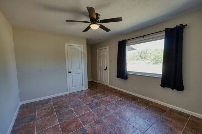 Photo - 250 Arapahoe Dr