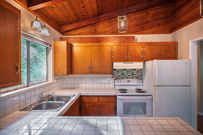 Photo - 951 Shaws Flat Rd