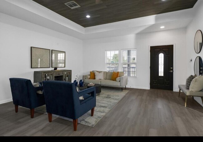 Photo - 304 Milby St