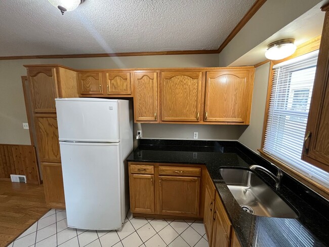Photo - Gorgeous 2 Bedroom House with Massive Two Car Garage! Apply Today!