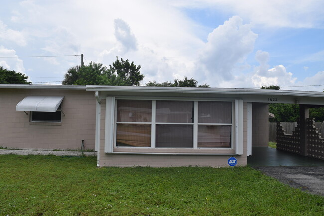 Building Photo - 1622 NE Maureen Ct Rental