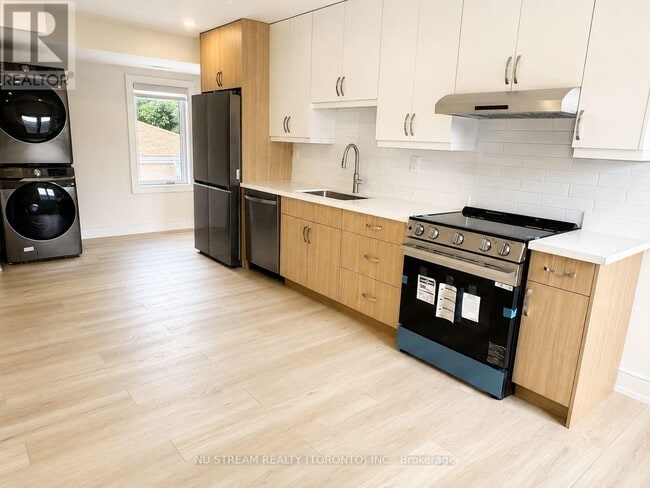 Photo - 42 Bartley Dr Unit 4