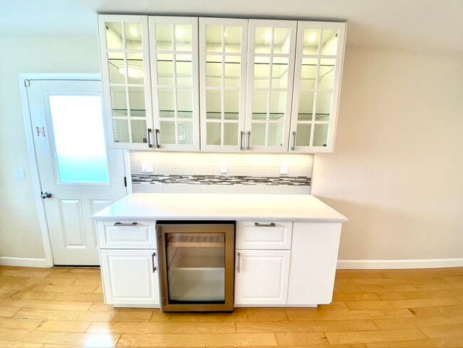 Kitchen - 90 Holstrom Cir