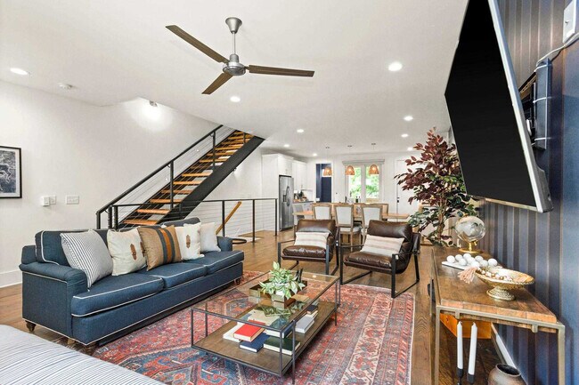 Photo - 776 E Argyle Ave Unit ID1312410P