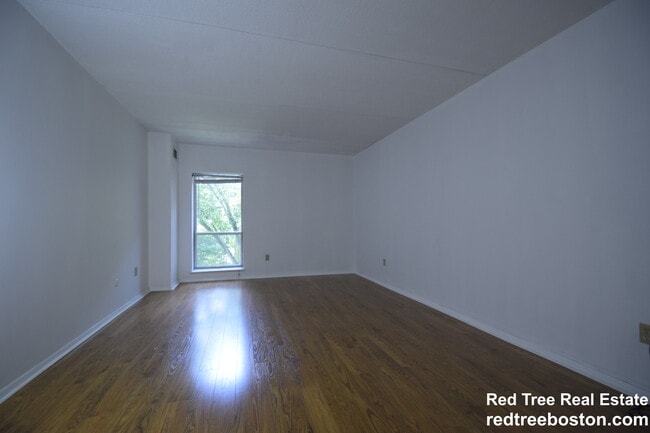 Photo - 50-56 Broadlawn Park Unit 3