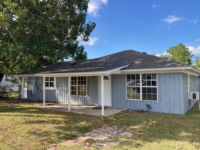 Building Photo - LAKELAND, LANIER COUNTY
