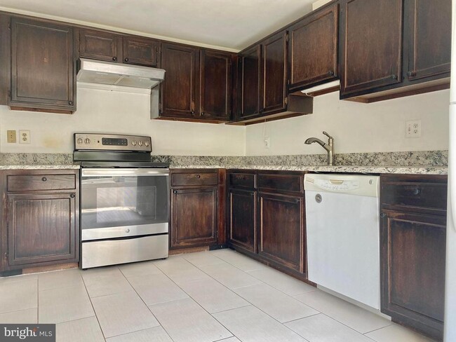 Photo - 7351 Crestleigh Cir