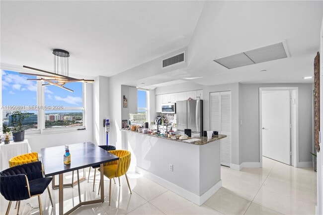 Photo - 19501 W Country Club Dr Unit 1904