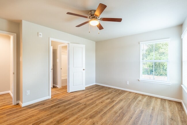 Photo - 231 Park Place Cir
