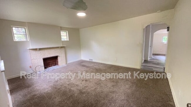 Photo - 2509 Farkas Pl