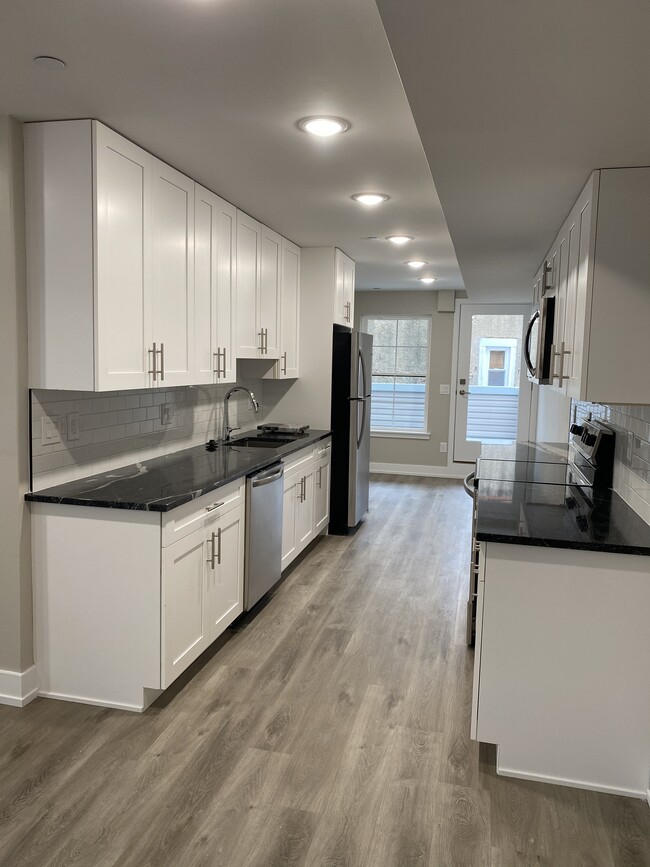 Building Photo - 1716 Jackson St Unit 2nd Floor Rental