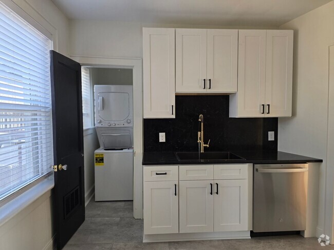 Building Photo - NEWLY RENOVATED APARTMENTS near Rooster on... Unit 3455A Juniata Ave