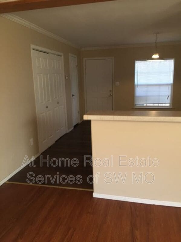 Photo - 503 W Warren Ave