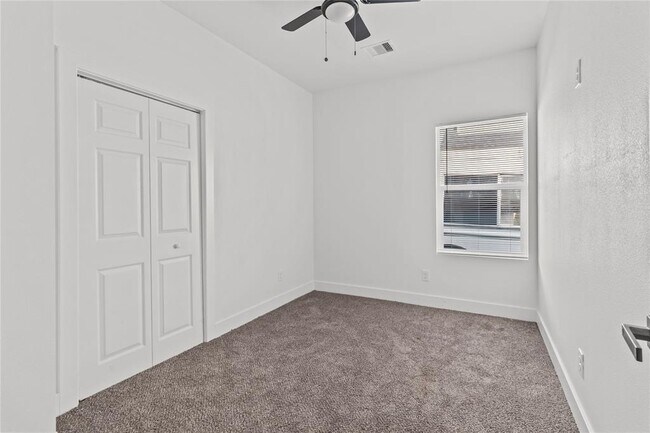 Photo - 8503 Denby St