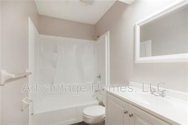 Photo - 1423 E Haven Ln Unit KS 66062