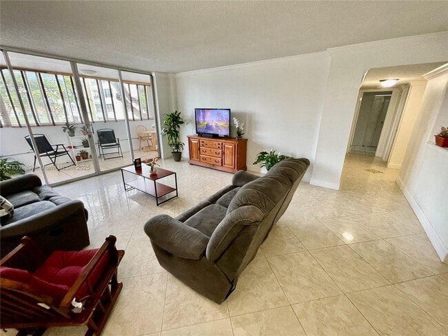 Building Photo - 6861 SW 147th Ave Unit 2G Rental