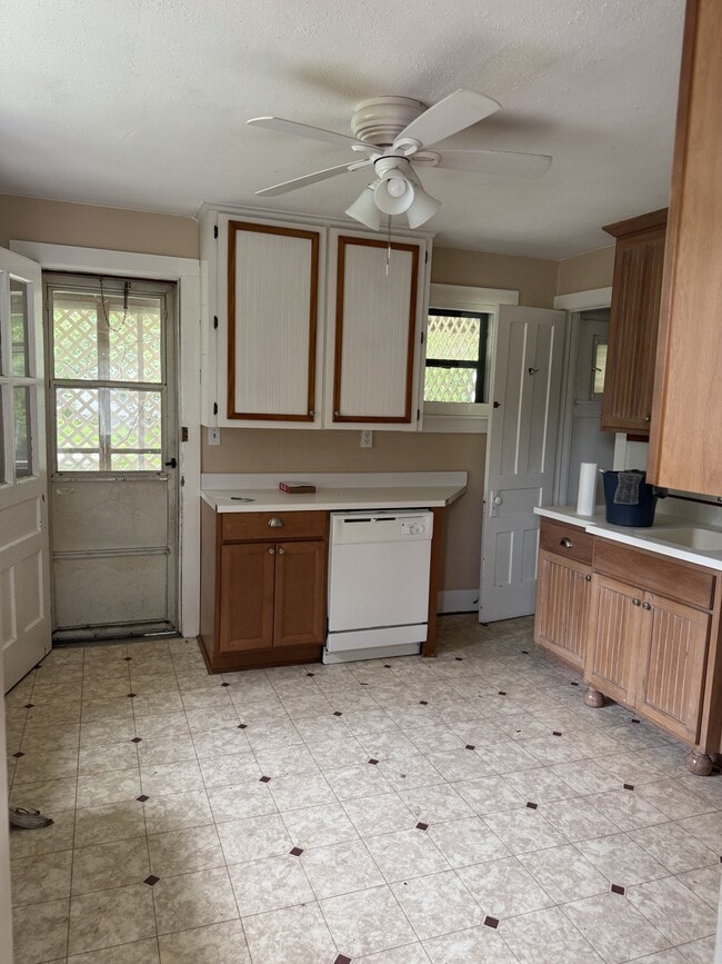Photo - 157 Grand St