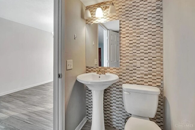 Photo - 7752 Montgomery Rd