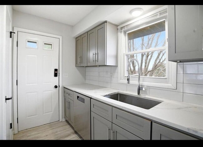 Photo - 4628 Johnson St NE Unit 1